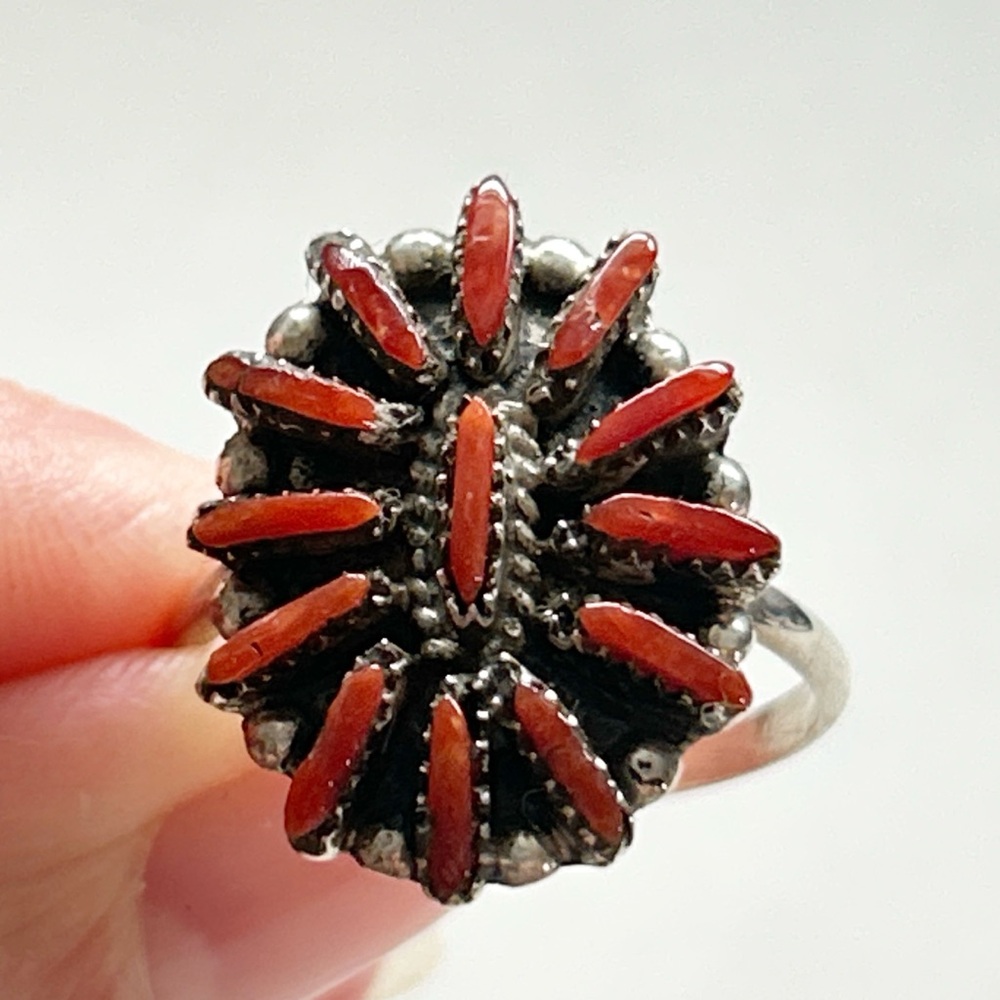 Vintage Southwestern Red Coral Needlepoint Cluster Sterling Silver Ring - Picture 7 of 11